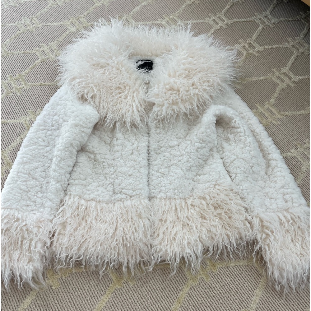 Naked wardrobe fur coat med